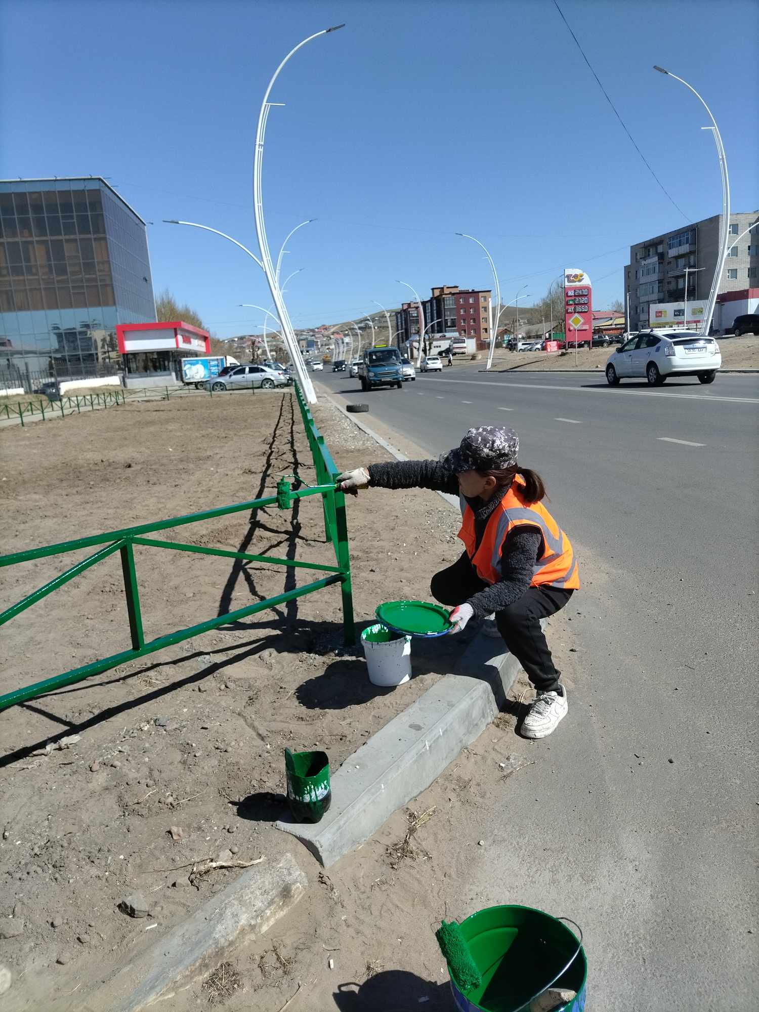 Ногоон байгууламжийн хашааны өнгийг сэргээн будах ажил